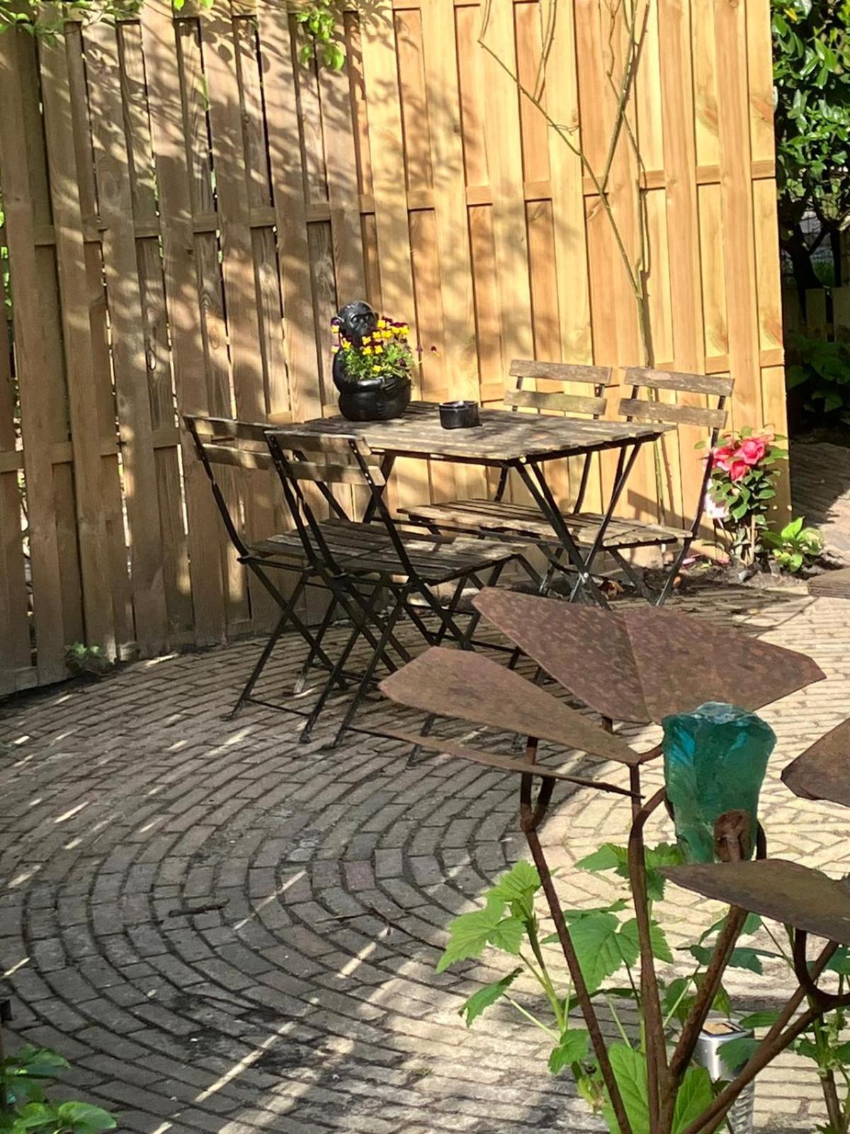 B En B Op Steendam, Tuinkamer Onder De Appelboom Buitenkant foto