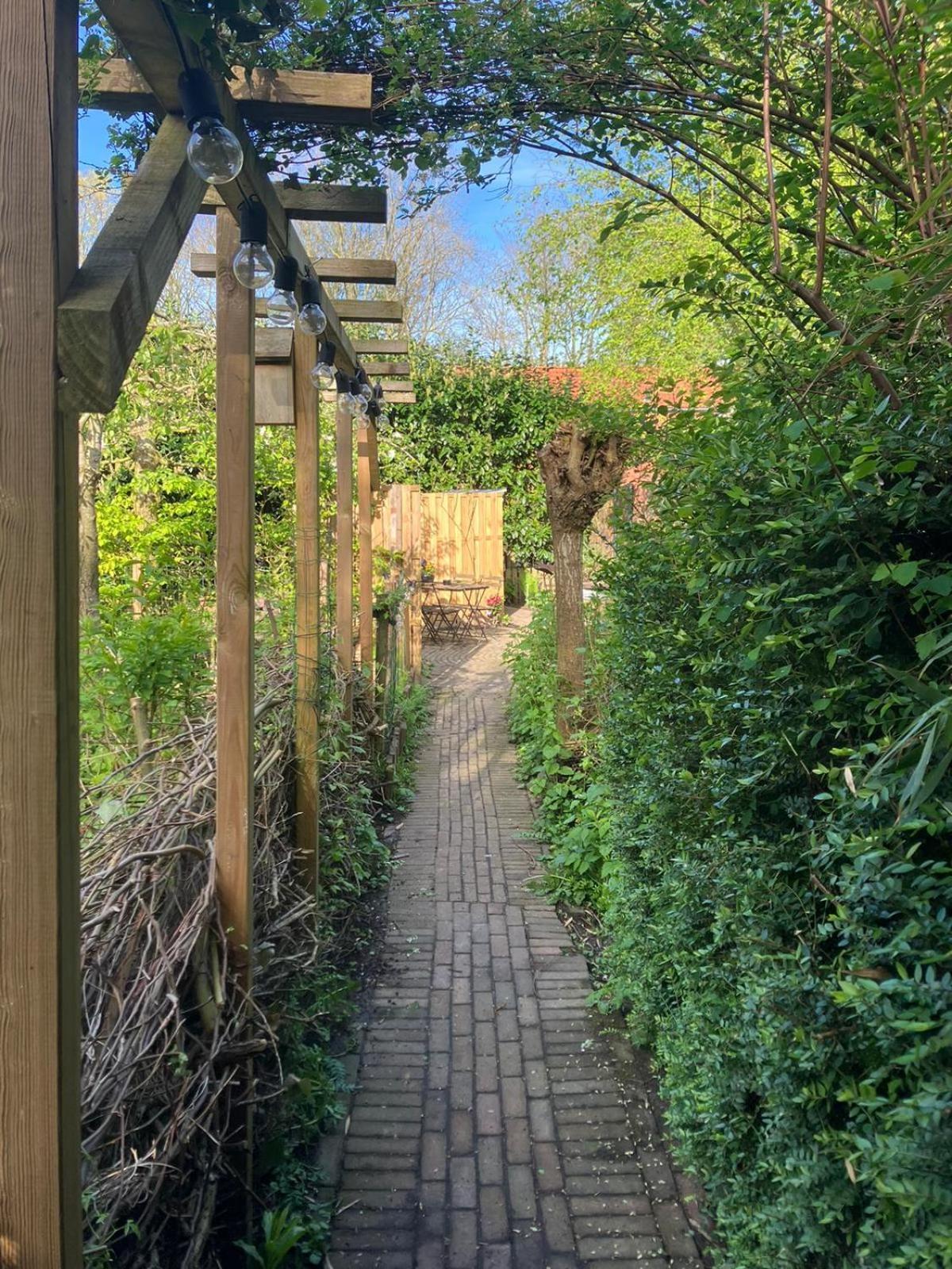 B En B Op Steendam, Tuinkamer Onder De Appelboom Buitenkant foto